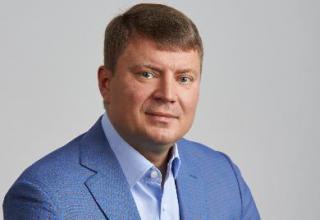 Глава города Красноярска Сергей Ерёмин поздравляет с началом учебного года